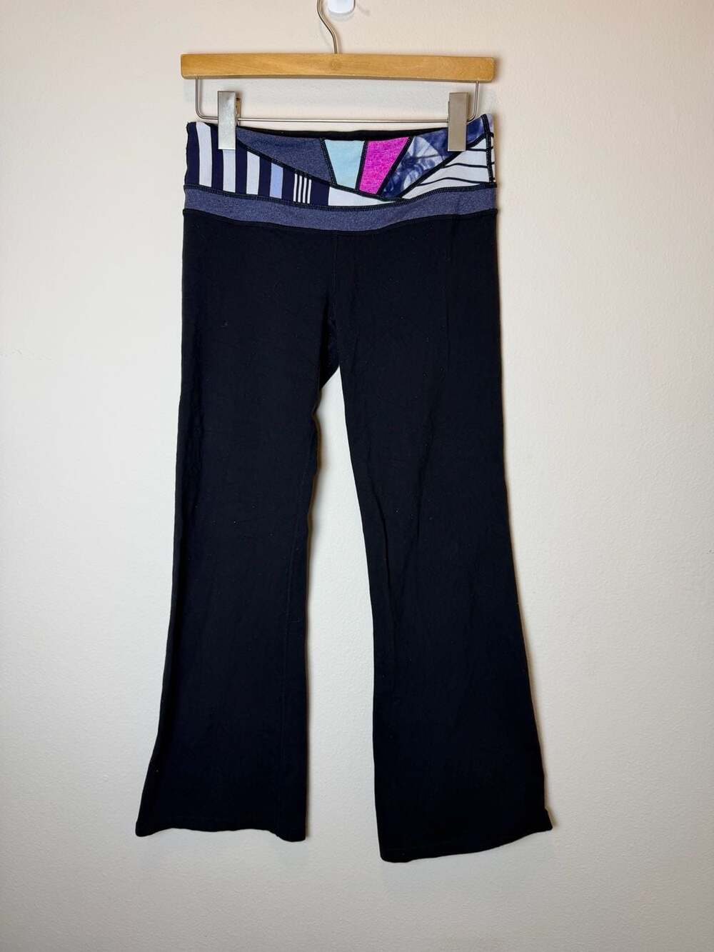 Lululemon Groove Pant Size 6 Black Printed Waistband
